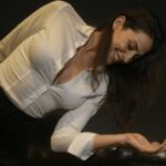 Giantess | Embrace of the Colossal Muse Giantess | Embrace of the Colossal Muse