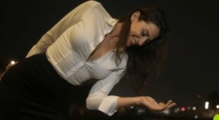 Giantess Embrace of the Colossal Muse